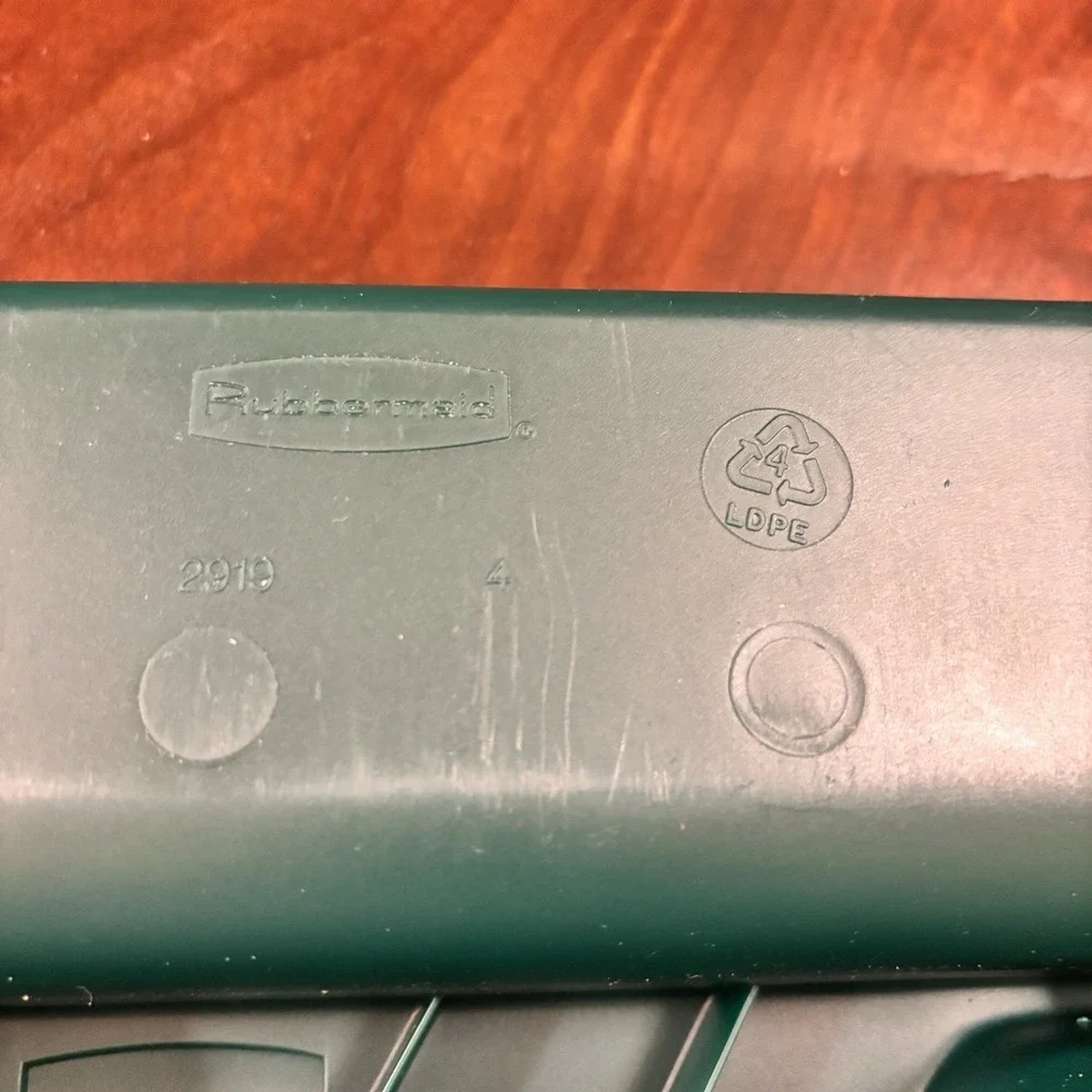 Rubbermaid vintage green